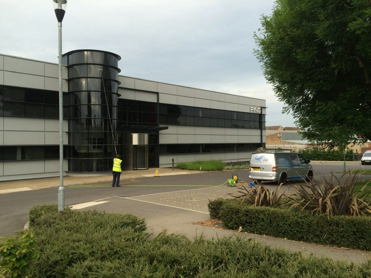 S&E Cleaning Services | Commercial Exterior Cleaning Contractors