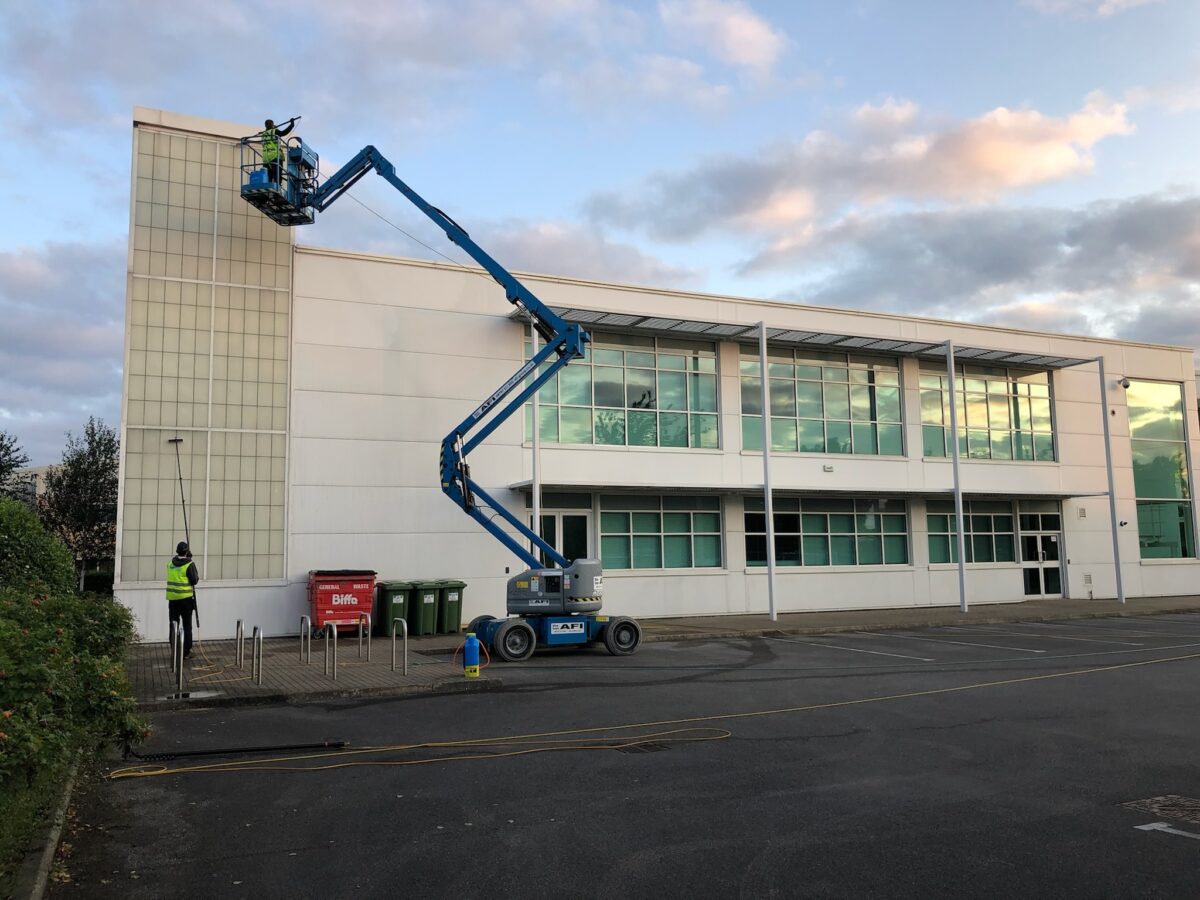 S&E Commercial Cleaning Services | Exterior Cleaning Solutions